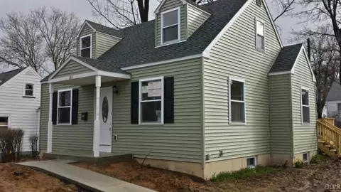 203 Cedar St, Hellertown, PA 18055 photo 1