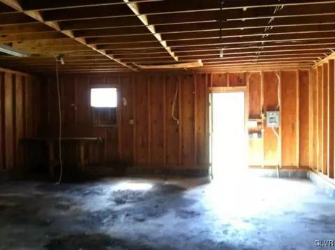 237 Penn St, Bath, PA 18014 photo 11