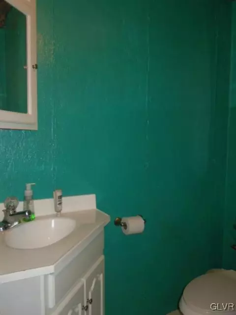 608 E Northampton St, Bath, PA 18014 photo 16