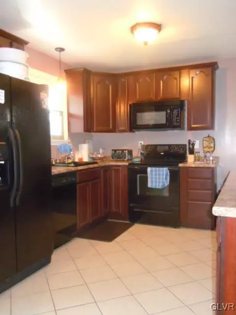 608 E Northampton St, Bath, PA 18014 photo 6