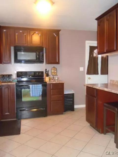608 E Northampton St, Bath, PA 18014 photo 5