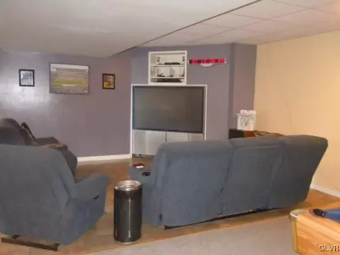 608 E Northampton St, Bath, PA 18014 photo 11