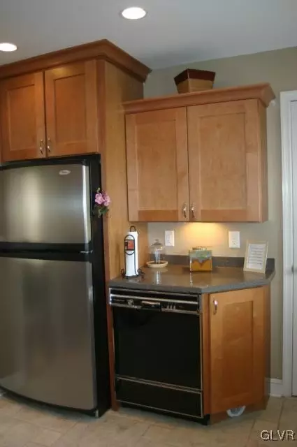 1032 Maple St, Bethlehem, PA 18018 photo 4