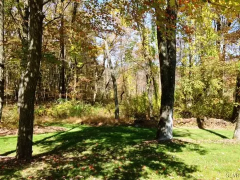 2446 E Millheim Rd, Bath, PA 18014 photo 10