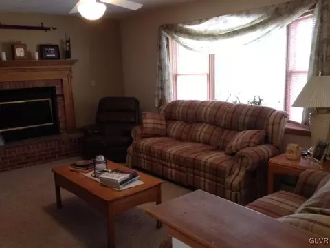 210 Ruth Rd, Bath, PA 18014 photo 8