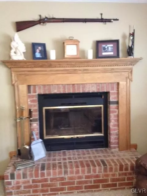 210 Ruth Rd, Bath, PA 18014 photo 5