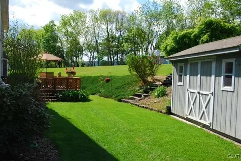 210 Ruth Rd, Bath, PA 18014 photo 2