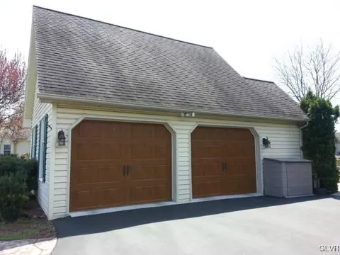 3632 E View Dr, Orefield, PA 18069 photo 4