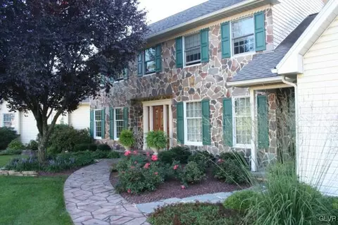 3632 E View Dr, Orefield, PA 18069 photo 2