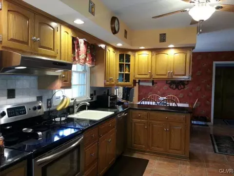 3632 E View Dr, Orefield, PA 18069 photo 7