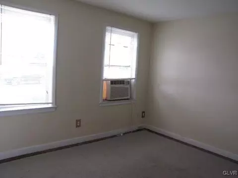 439 E Garrison St, Bethlehem, PA 18018 photo 5