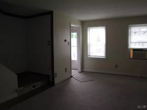 439 E Garrison St, Bethlehem, PA 18018 photo 4