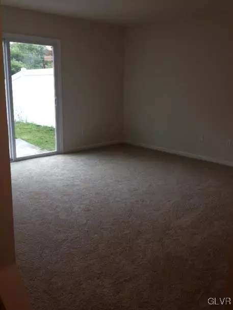 127 Old Forge Dr, Bath, PA 18014 photo 6