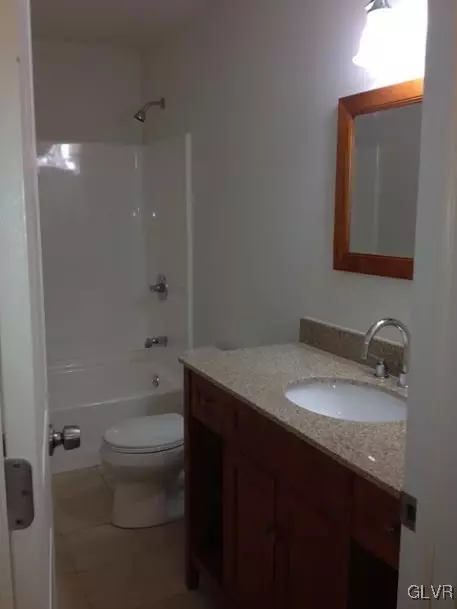 127 Old Forge Dr, Bath, PA 18014 photo 3
