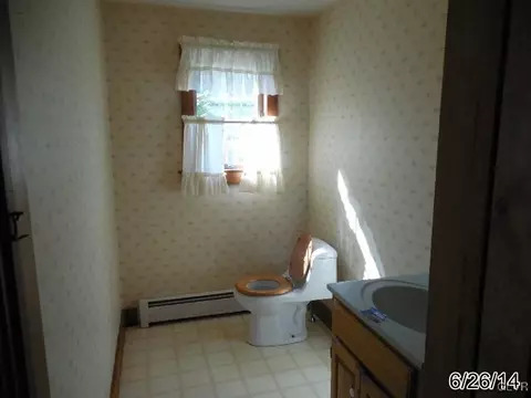 125 Robin Dr, Barto, PA 19504 photo 5