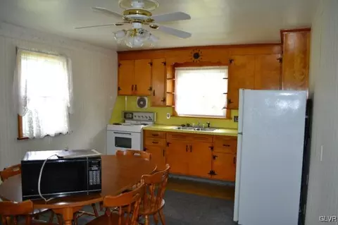 439 E Northampton St, Bath, PA 18014 photo 10