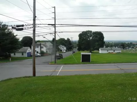 439 E Northampton St, Bath, PA 18014 photo 8