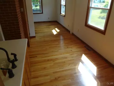 480 Willow Rd, Hellertown, PA 18055 photo 6