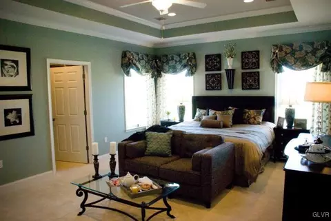 1034 Resolution Dr, Bethlehem, PA 18017 photo 4
