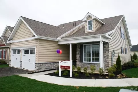1034 Resolution Dr, Bethlehem, PA 18017 photo 1