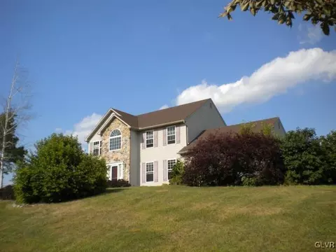 2644 Parkside Dr, Bath, PA 18014 photo 2