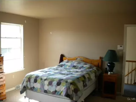 2644 Parkside Dr, Bath, PA 18014 photo 8