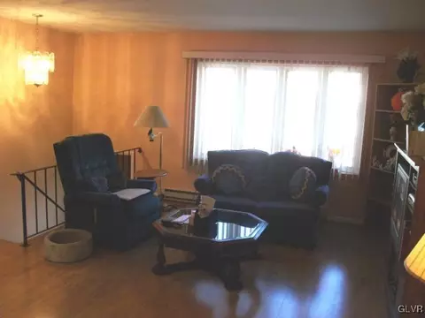 212 Old Forge Dr, Bath, PA 18014 photo 9