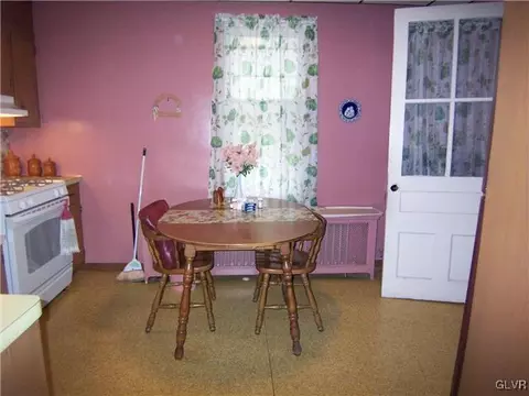 208 E 4th St, Bethlehem, PA 18015 photo 5