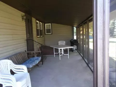 4066 Devonshire Rd, Bethlehem, PA 18020 photo 2