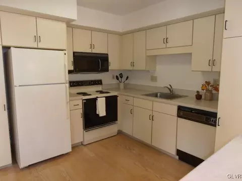 3446 Park Pl, Bethlehem, PA 18017 photo 6
