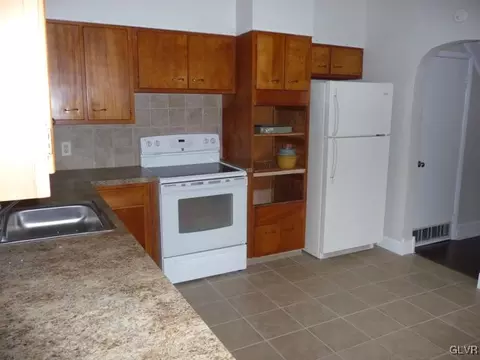 336 E North St, Bethlehem, PA 18018 photo 4