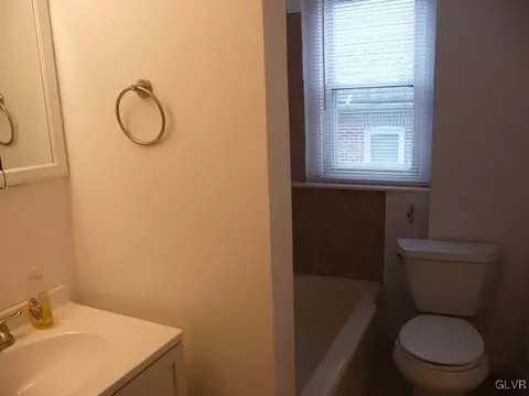 336 E North St, Bethlehem, PA 18018 photo 9