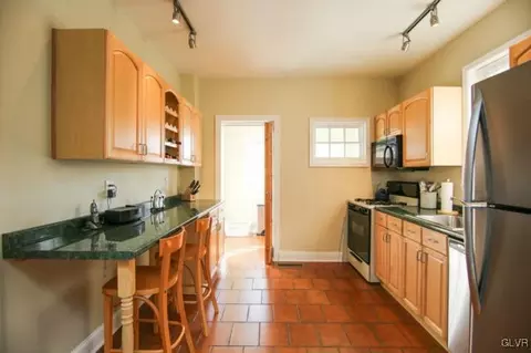 1222 Maple St, Bethlehem, PA 18018 photo 8