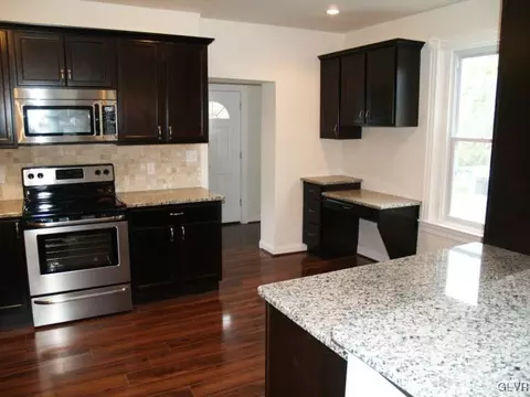 820 Maple St, Bethlehem, PA 18018 photo 4