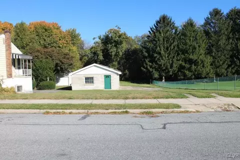 165 S Front St, Coplay Boro, PA 18037 photo 3