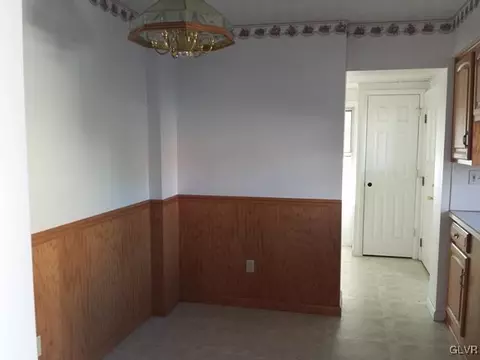 514 Laurel St, Bethlehem, PA 18018 photo 4