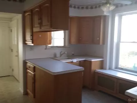 514 Laurel St, Bethlehem, PA 18018 photo 5