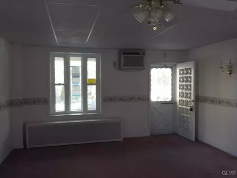 514 Laurel St, Bethlehem, PA 18018 photo 3