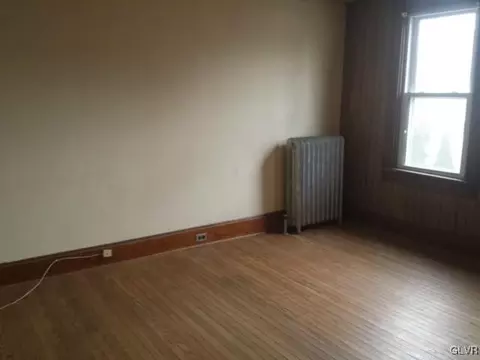33 E Oak St, Hazleton, PA 18201 photo 10