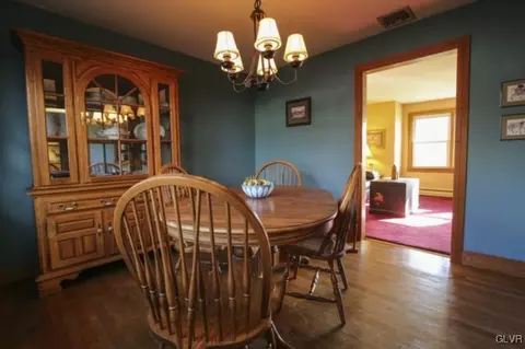 205 E Saucon St, Hellertown, PA 18055 photo 14