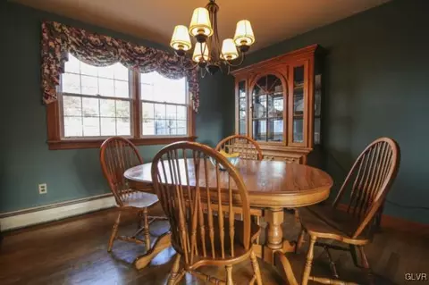 205 E Saucon St, Hellertown, PA 18055 photo 11