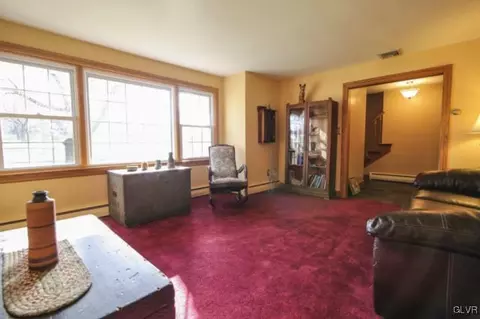 205 E Saucon St, Hellertown, PA 18055 photo 10