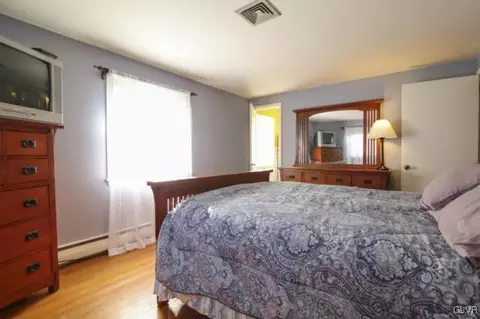 205 E Saucon St, Hellertown, PA 18055 photo 27