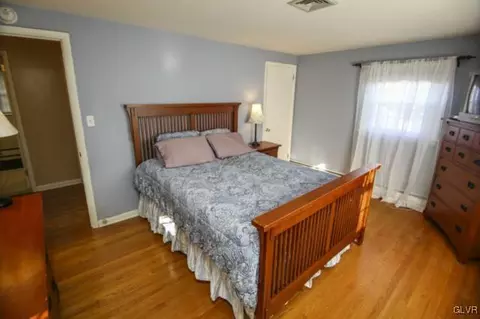 205 E Saucon St, Hellertown, PA 18055 photo 25