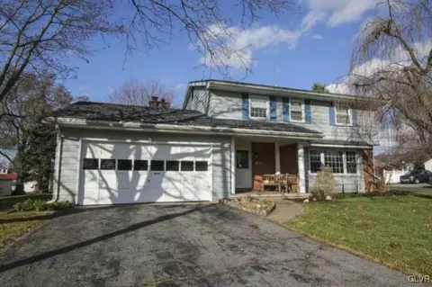 205 E Saucon St, Hellertown, PA 18055 photo 2