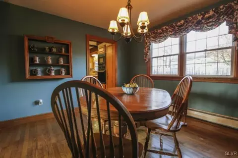 205 E Saucon St, Hellertown, PA 18055 photo 12