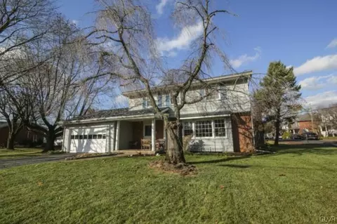 205 E Saucon St, Hellertown, PA 18055 photo 1