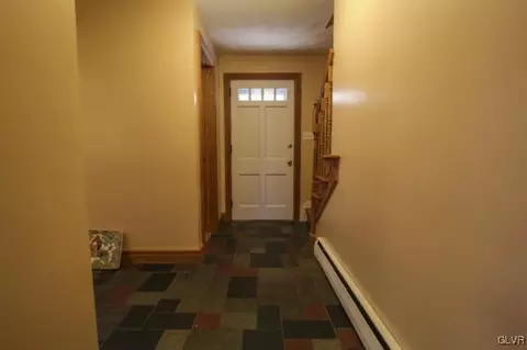 205 E Saucon St, Hellertown, PA 18055 photo 6