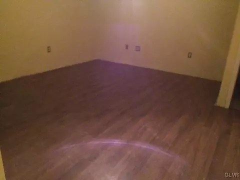509 Old Forge Dr, Bath, PA 18014 photo 4