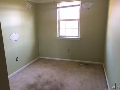 509 Old Forge Dr, Bath, PA 18014 photo 5